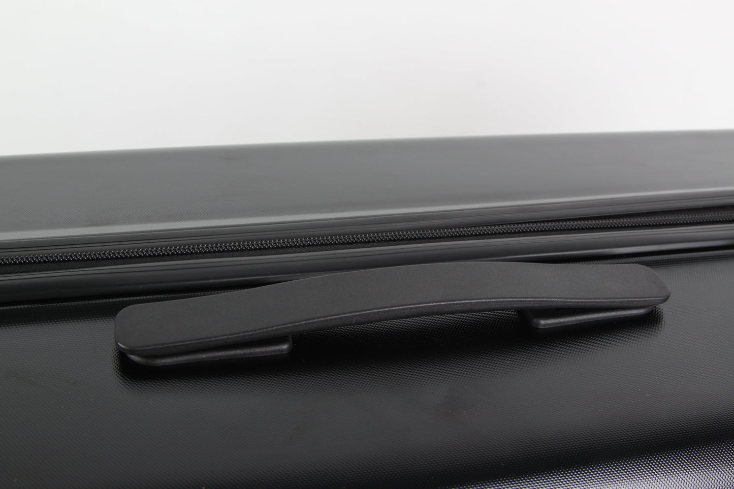 حقيبة ترولي Original®-Mambo متوفرة في قطعة واحدة خفيفة الوزن مع عجلات دوارة وقفل TSA من الجانب الصلب