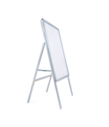 لوحة إعلانات عرض أصلية على شكل حرف A