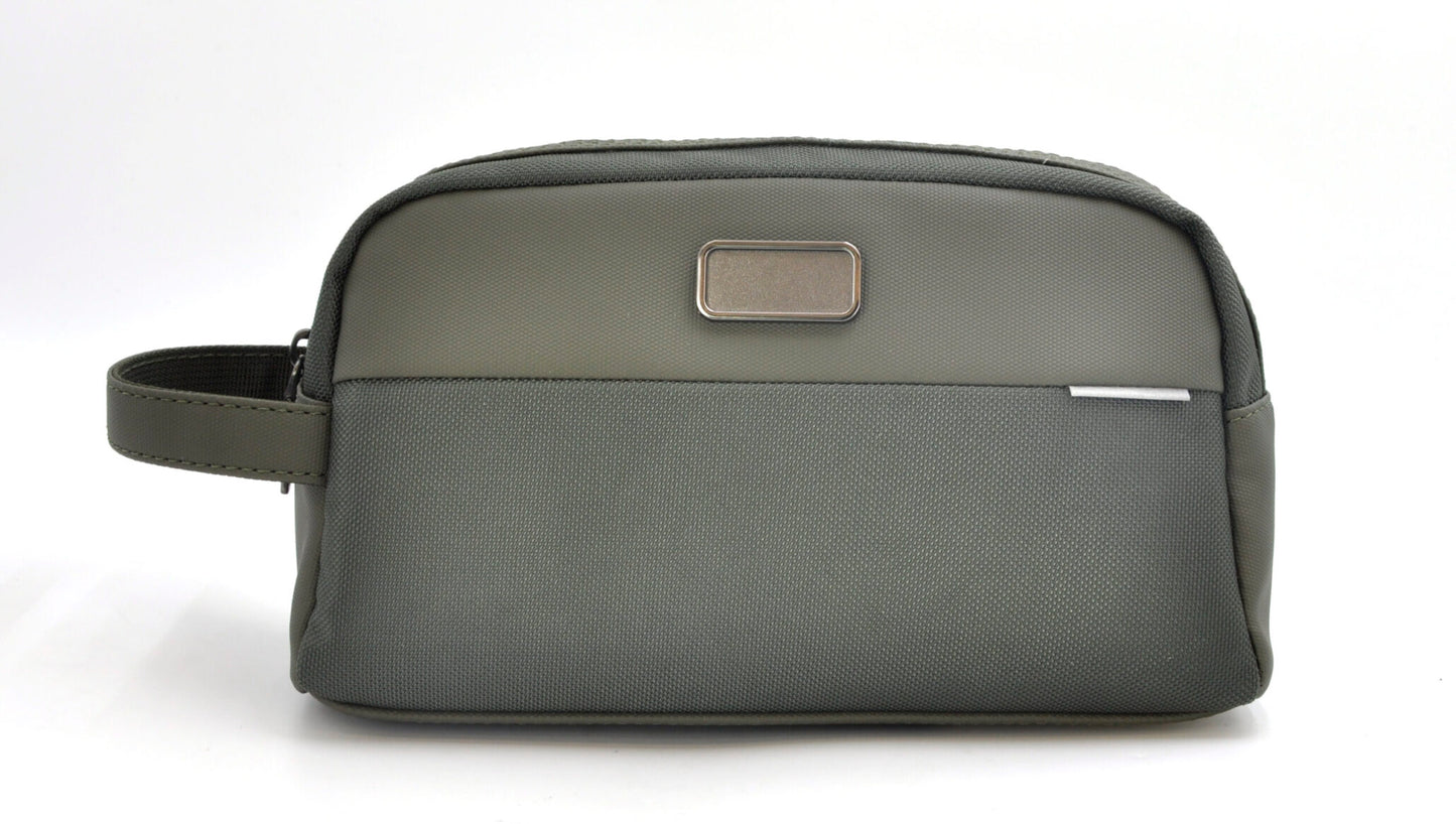 O Pouch Modern Essentials Bag